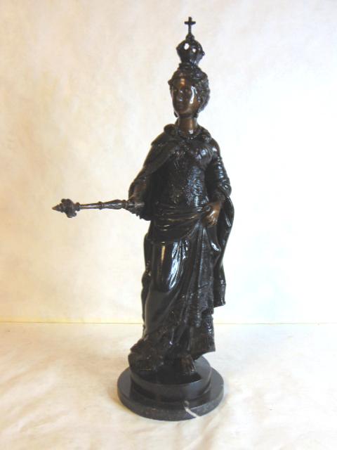 DECORATIVE BRONZE STATUE OF QUEEN VICTORIA (1 of 5)
