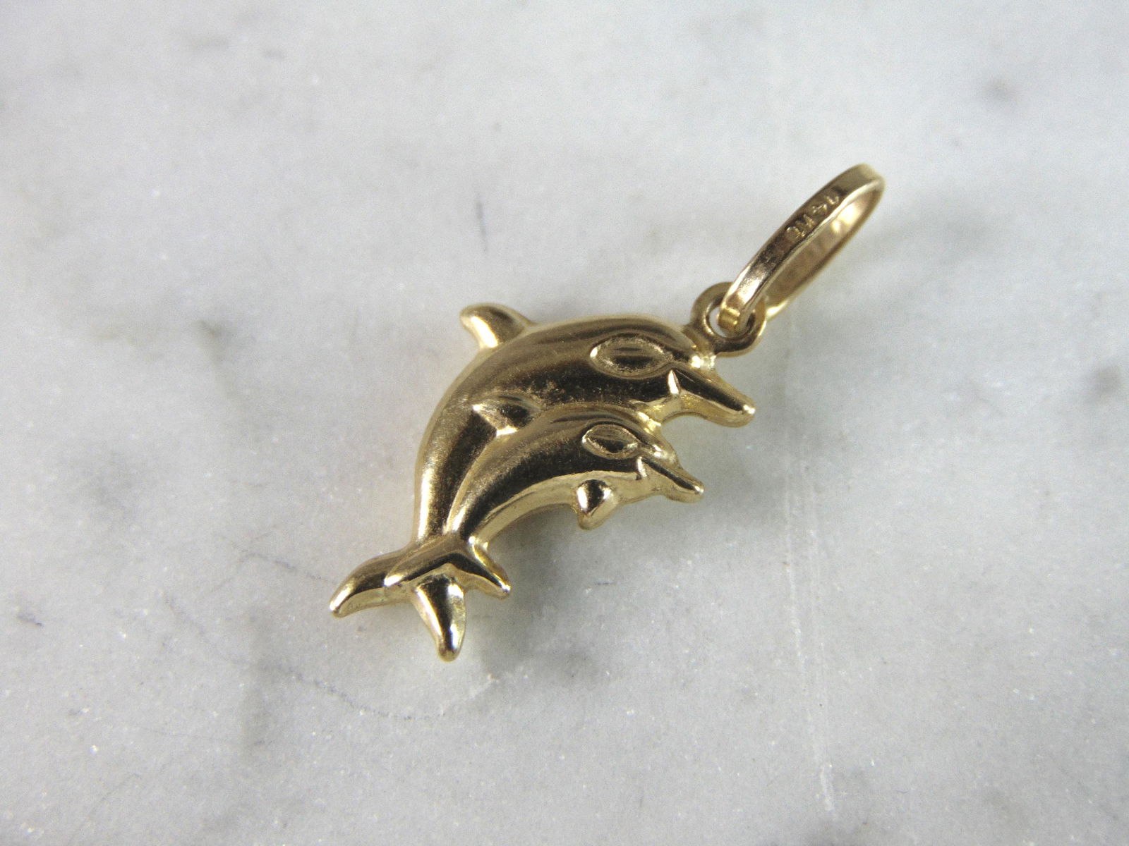 Womens Vintage Estate 14K Yellow Gold Dolphins Charm (1 of 3)