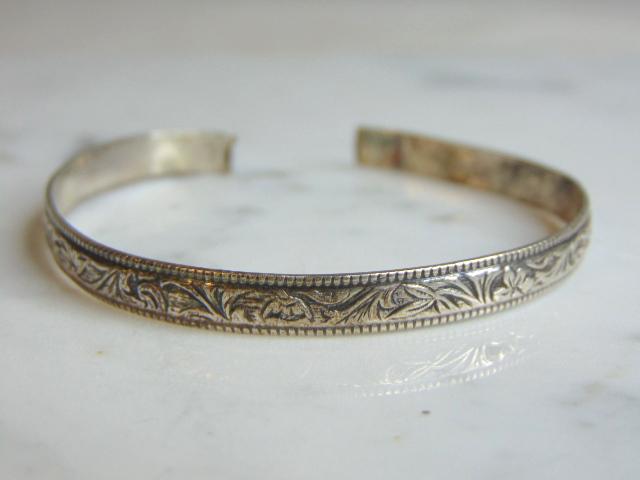 Womens Vintage Estate Sterling Silver Cuff Bracelet (1 of 2)
