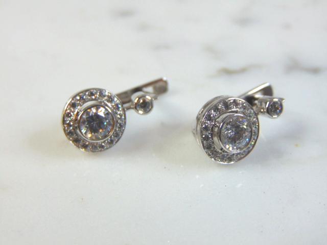 Womens Vintage Estate Sterling Silver CZ Earrings: A PAIR OF WOMENS STERLING SILVER CZ EARRINGS THAT WEIGH 3.5g AND MEASURES 3/4" LONG BY 3/8" WIDE. ANY OTHER QUESTIONS, PLEASE DO NOT HESITATE TO ASK. BE SURE TO CHECK OUT SOME OF MY OTHER GREAT ITEMS