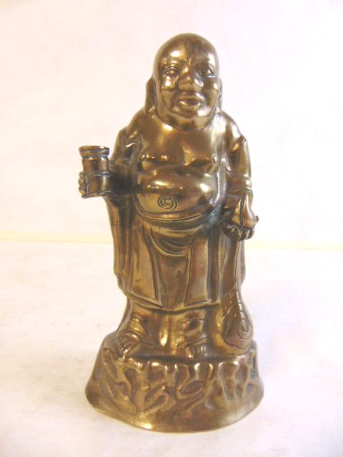 VINTAGE CHINESE BRONZE BUDDHA STATUE (1 of 5)