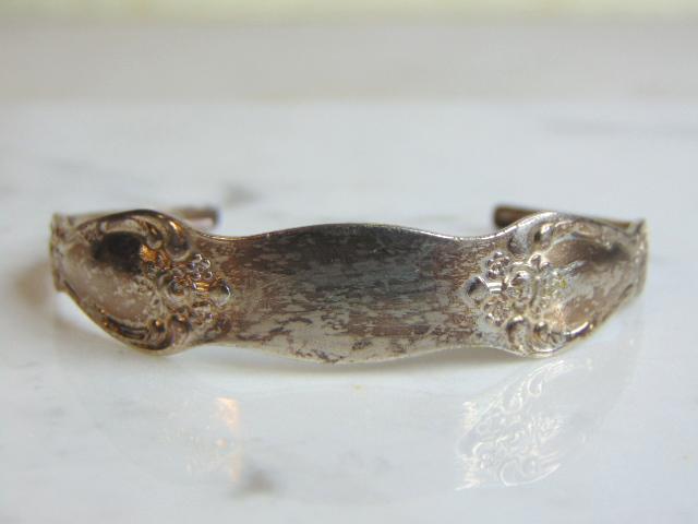 Womens Vintage Estate Sterling Silver Cuff Bracelet (1 of 3)