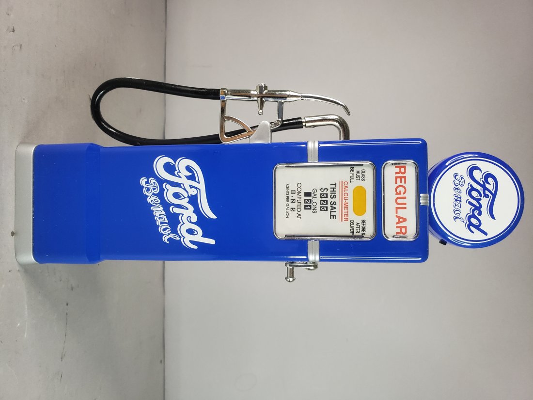 Vintage Collectible 1936 Die Cast Ford Gas Pump Bank (1 of 5)