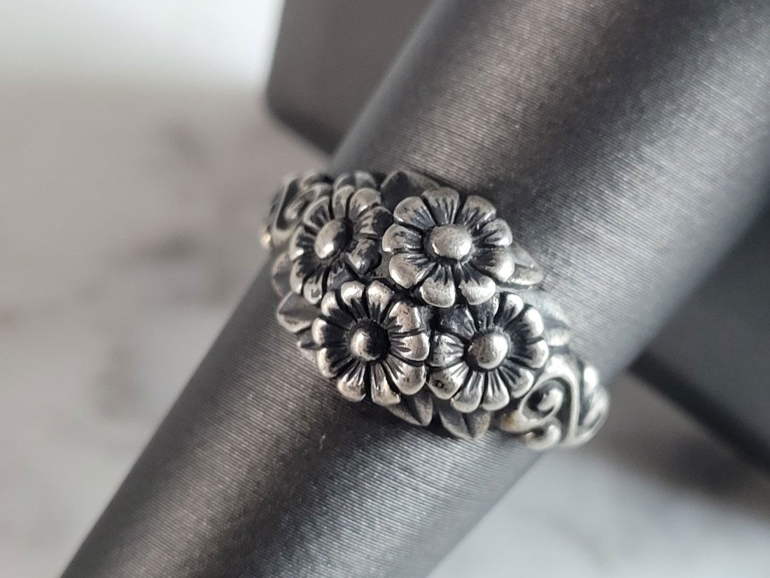 James avery retired store flower ring