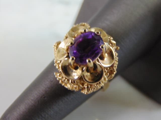 Womens Vintage Estate 14K Yellow Gold Amethyst Ring (1 of 5)