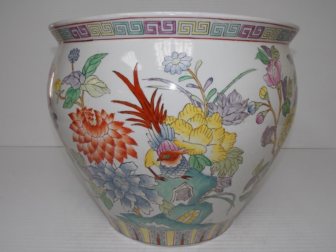 HUGE DECORATIVE CHINESE PORCELAIN FISH BOWL FLOWER POT (1 of 9)