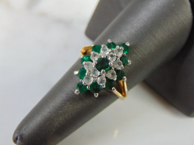 Women's Vintage Estate 10K Yellow Gold Cluster Ring (1 of 5)