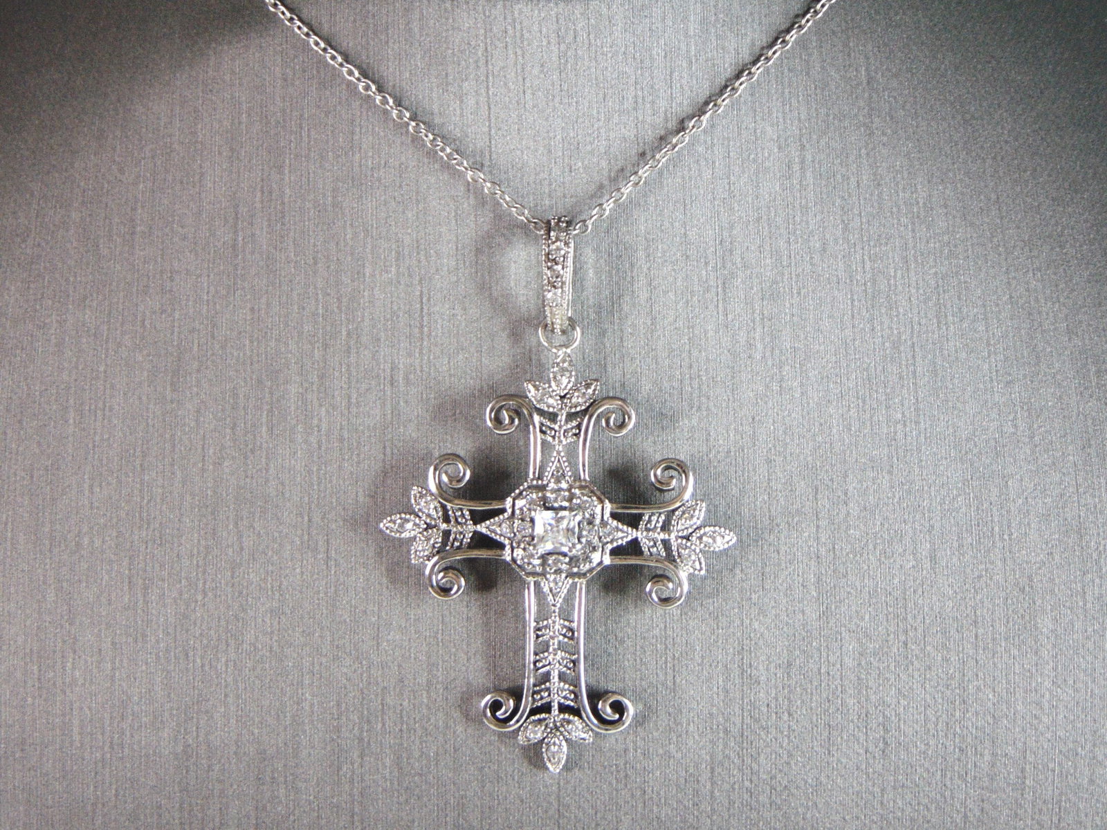 Womens Vintage Estate Religious Sterling Silver CZ Cross Necklace (1 of 3)