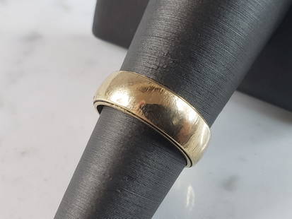 Womens Vintage Estate 14K Yellow Gold Wedding Ring Band: FOR SALE IS THIS ATTRACTIVE WOMENS VINTAGE ESTATE 14K YELLOW GOLD BAND WEDDING RING. THE TOTAL WEIGHT IS 6.0g AND IS A SIZE 6.25. THE WIDTH OF THE RING IS 1/4". RING IS STAMPED 14K, ARTCARVED. ANY QUE