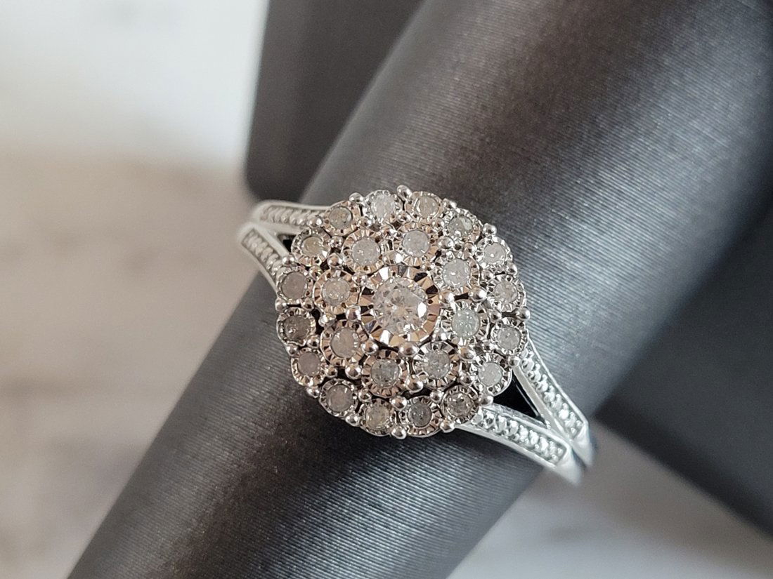 Womens Vintage Estate Sterling Silver Diamond Ring (1 of 5)