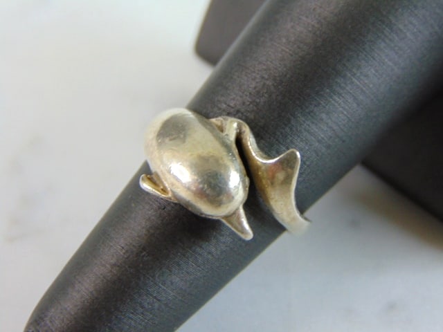Womens Vintage Estate Sterling Silver Dolphin Ring (1 of 4)