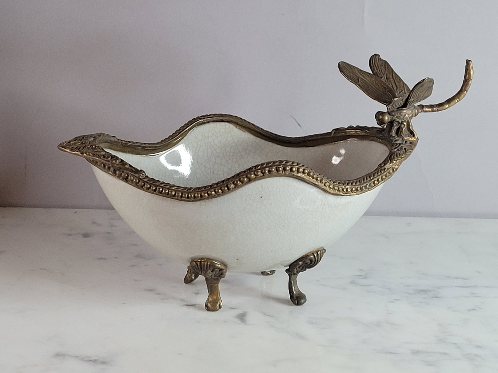 VICTORIAN STYLE PORCELAIN SOAP DISH W/ BRONZE DRAGONFLY (1 of 7)