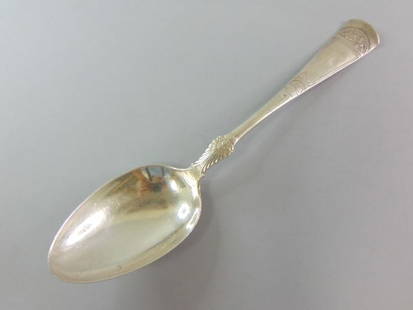 Hennegan Bate Co. Sterling Silver Serving Spoon: FOR SALE IS THIS HENNEGEN BATES CO. ANTIQUE AESTHETIC .925 SILVER STERLING SERVING SPOON. SPOON MEASURES 8 3/8" IN LENGTH. SPOON WEIGHS 49g. SPOON HAS A LOVELY PATTERN AND DESGIN. THIS SPOON MAKES A L
