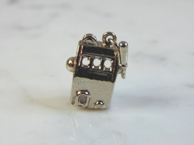 Vintage Estate Sterling Silver Vegas Slot Machine Charm (1 of 2)