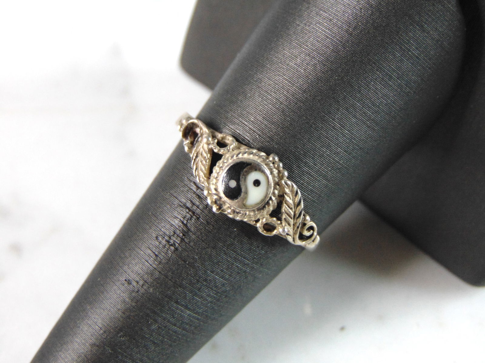 Vintage Estate Sterling Silver Chinese Yin Yang Ring (1 of 3)