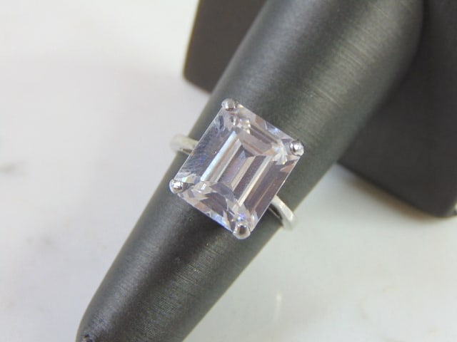 Womens Vintage Estate Sterling Silver CZ Stone Ring (1 of 4)