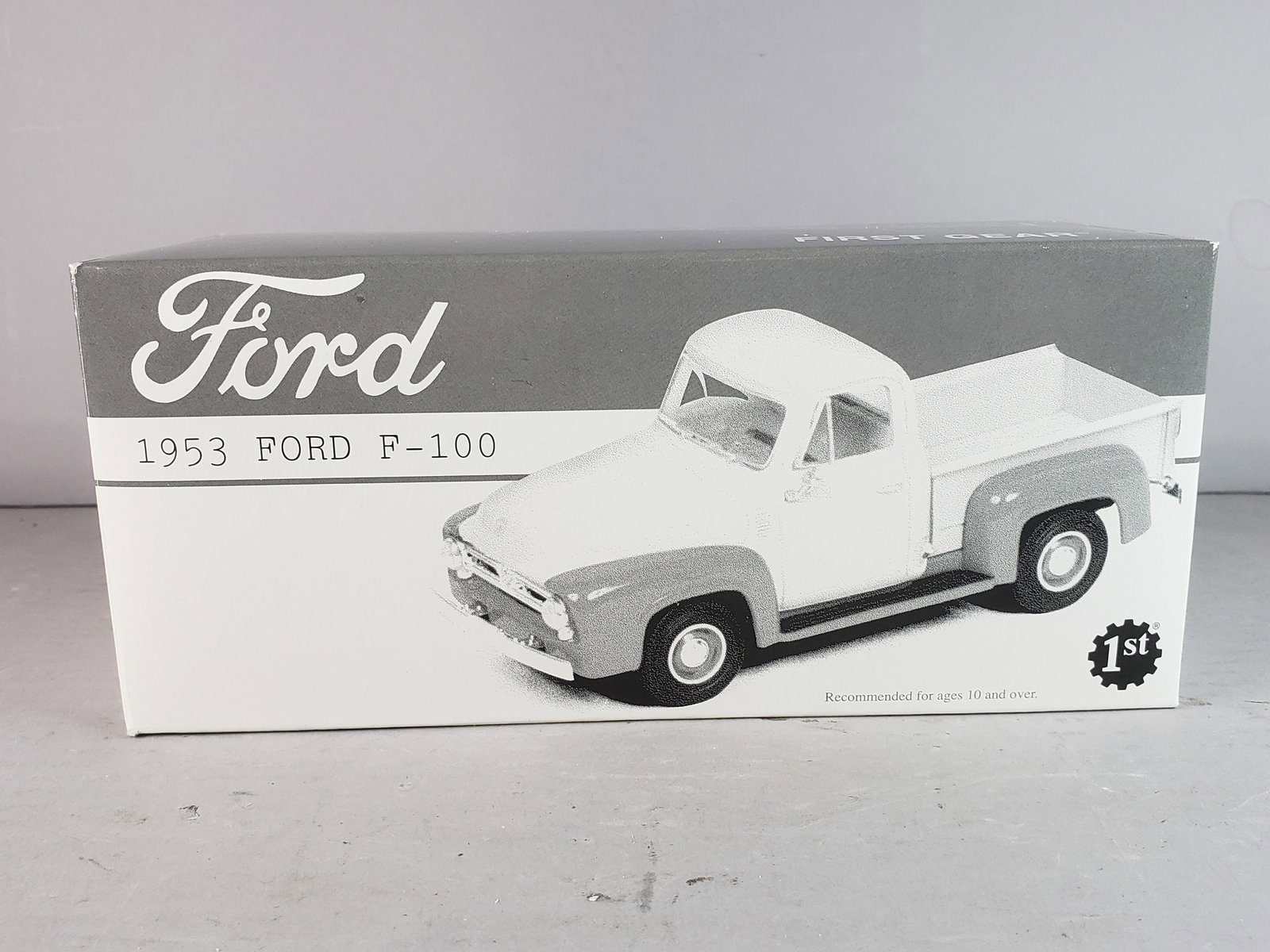 First Gear  Die Cast 1953 Ford F-100 Pickup 1:34 Scale New In Box (1 of 7)
