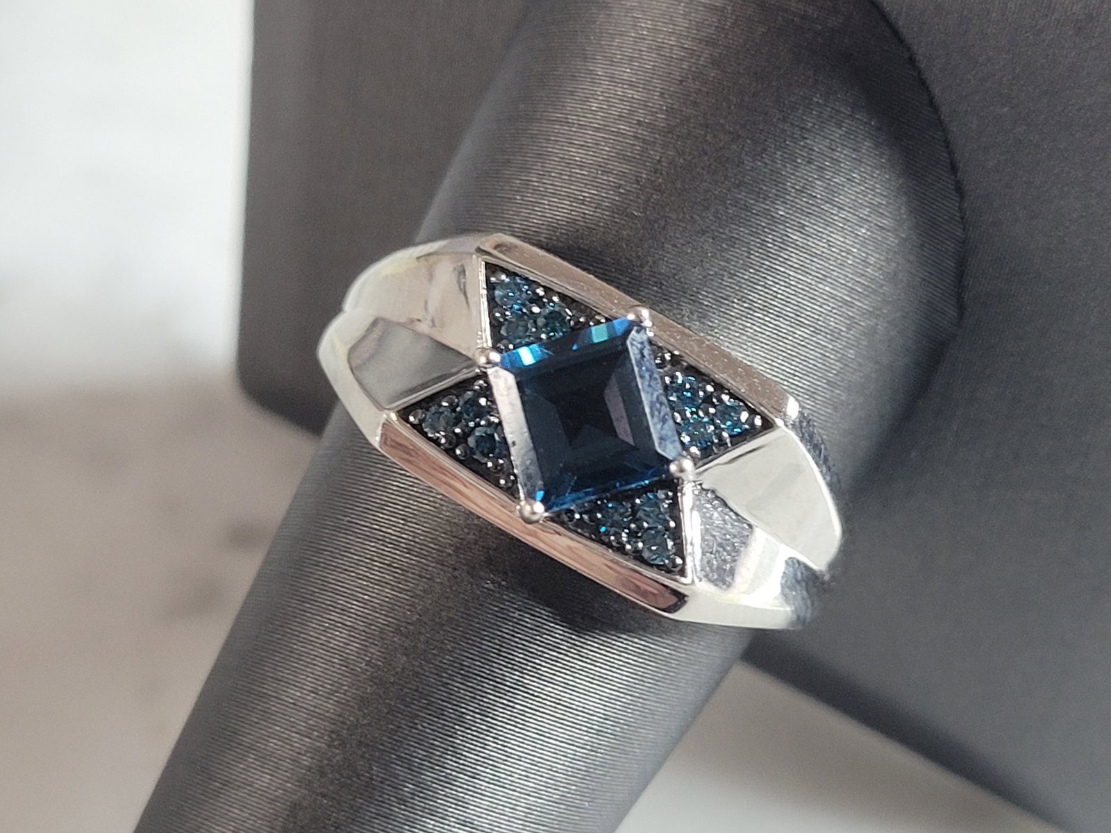 Mens Vintage Estate 14K White Gold Aquamarine Ring (1 of 6)