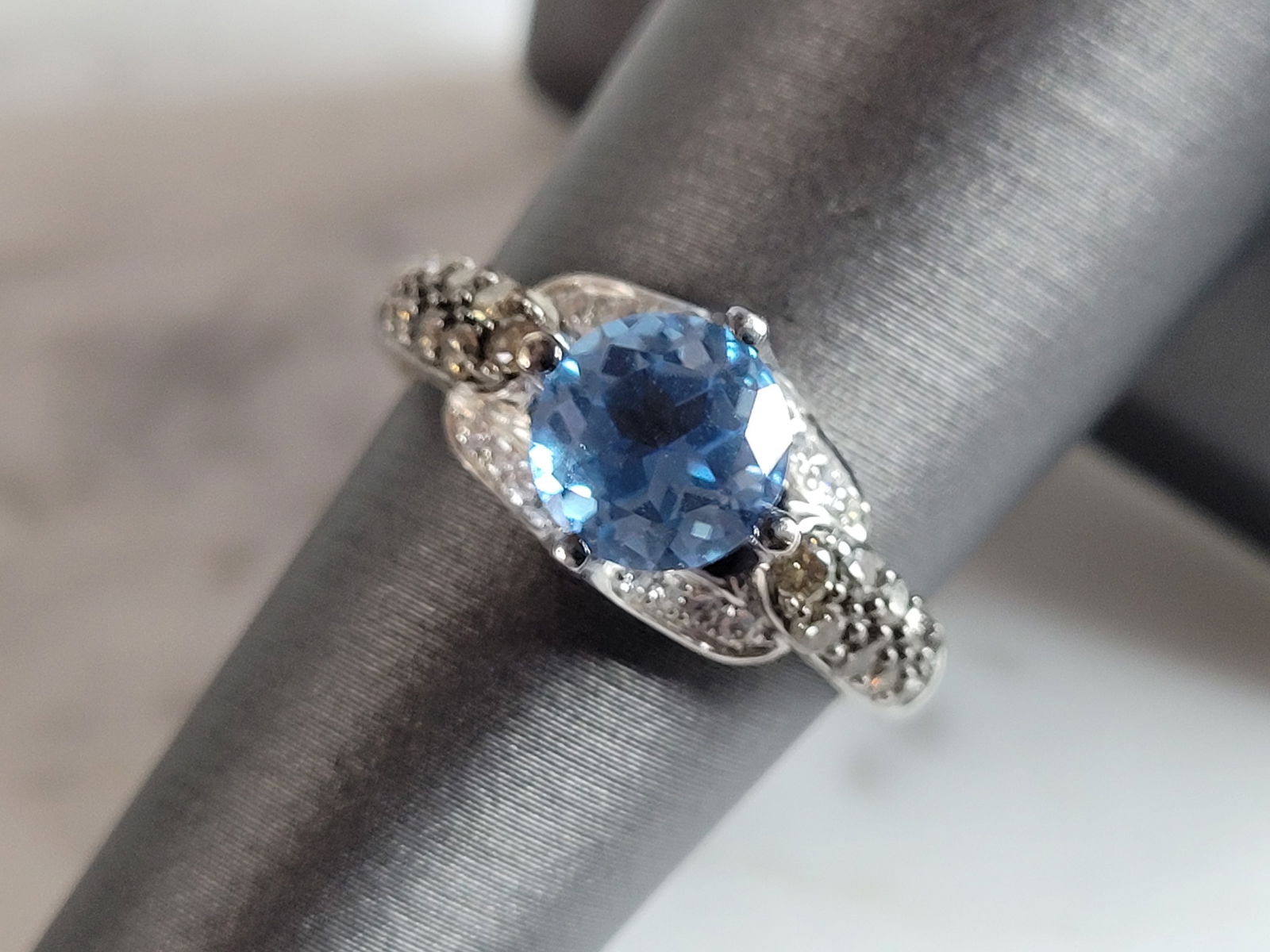 Womens Vintage Estate 14K Gold LeVian Topaz Diamond Ring (1 of 8)