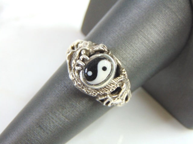 Vintage Estate Sterling Silver Chinese Yin Yang Ring (1 of 5)