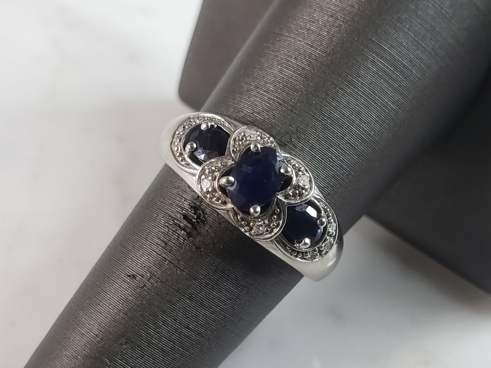 Womens Vintage Estate 14K White Gold Sapphire & Diamond Ring (1 of 6)