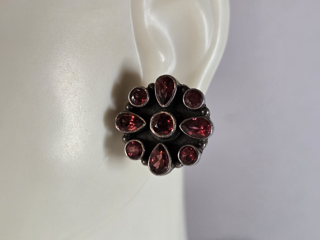 Womens Vintage Estate Sterling Silver Stud Earrings (1 of 4)