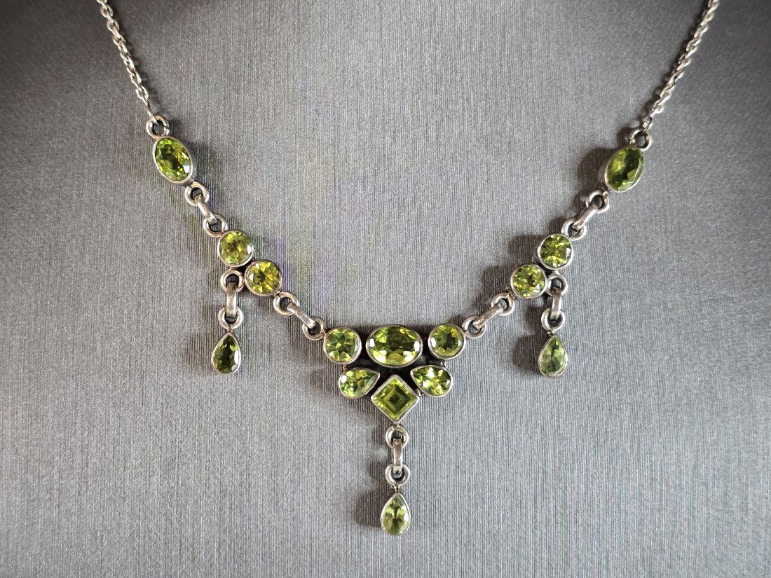 Womens Vintage Estate Sterling Silver Peridot Pendant Necklace (1 of 4)