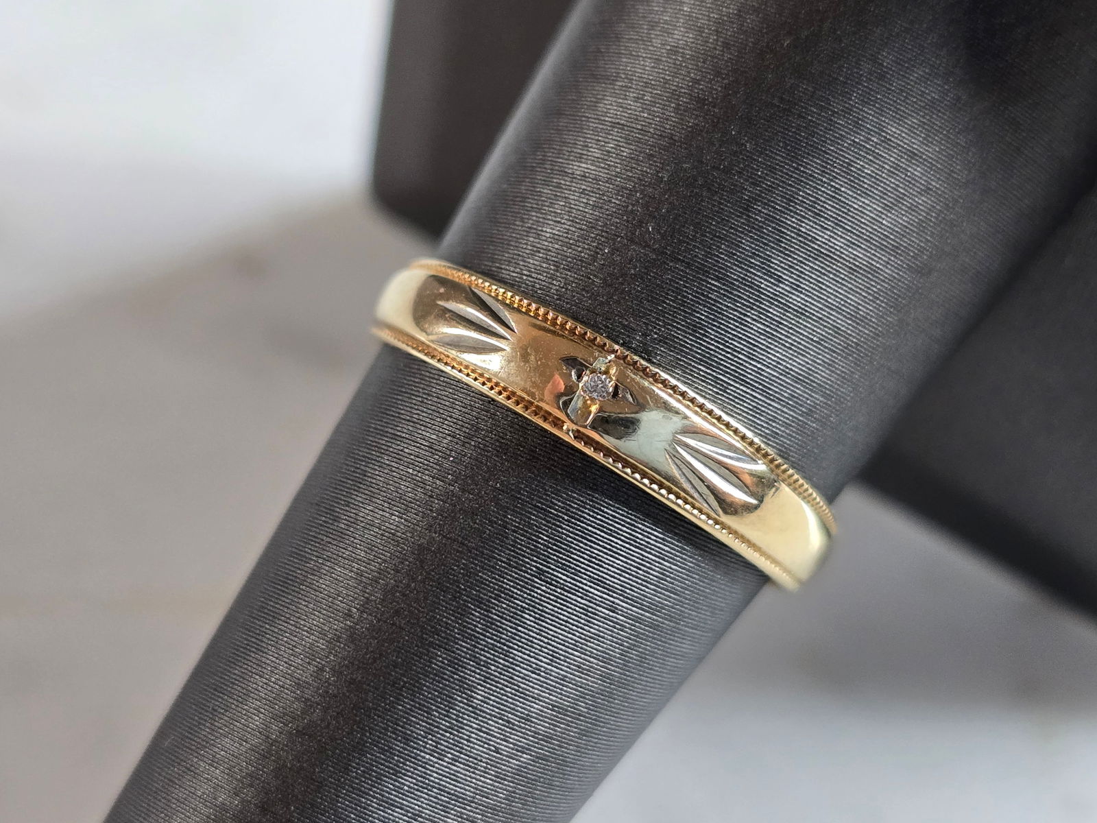 Vintage Estate 10K Yellow Gold Diamond Cross Ring (1 of 6)