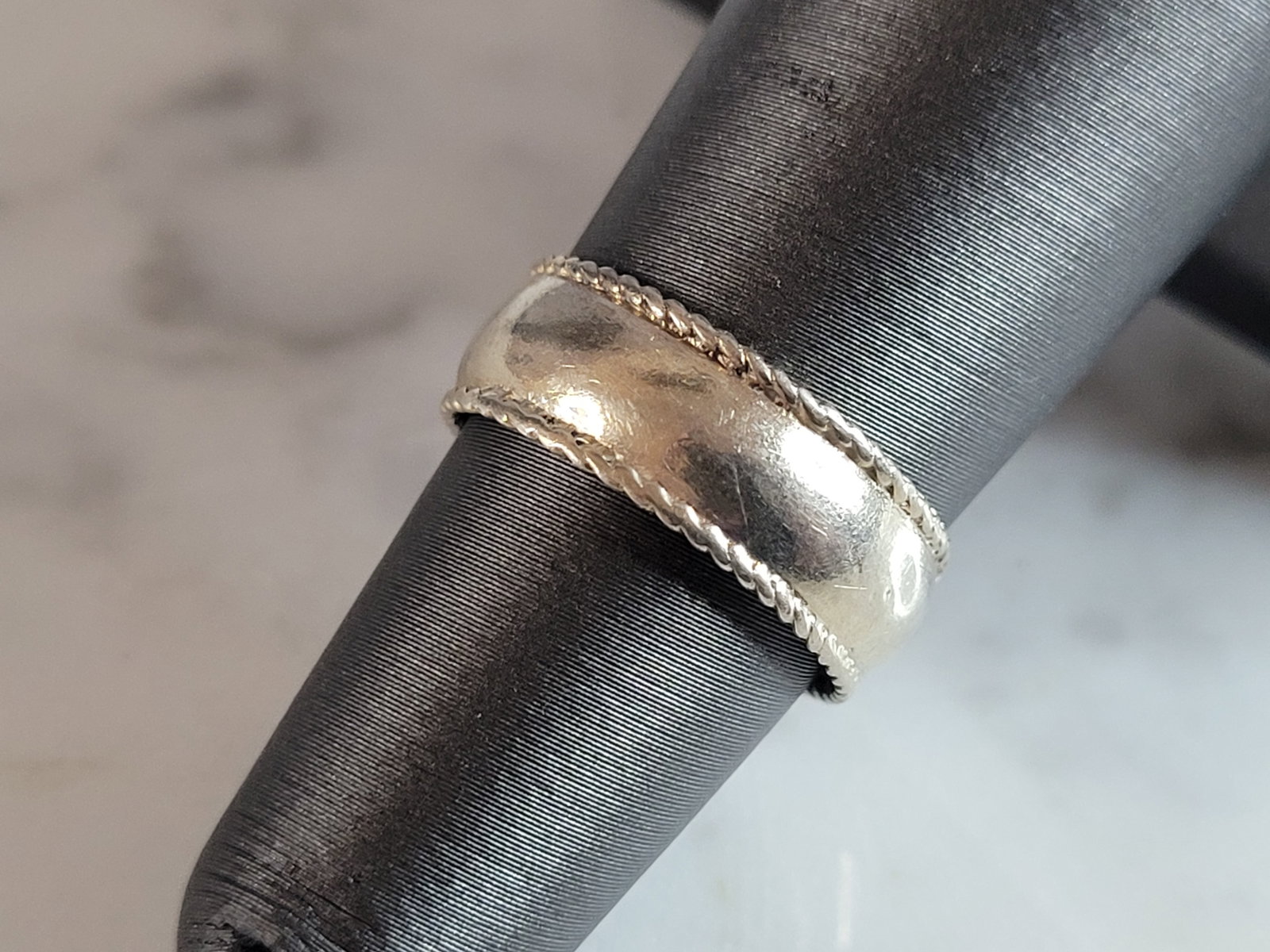 Womens Vintage Estate Sterling Silver Cigar Band Ring (1 of 3)