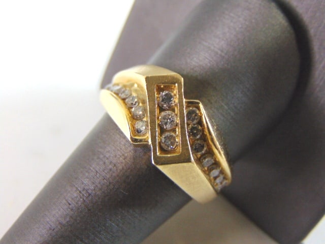 Mens Vintage Estate 14K Yellow Gold Diamond Ring (1 of 5)