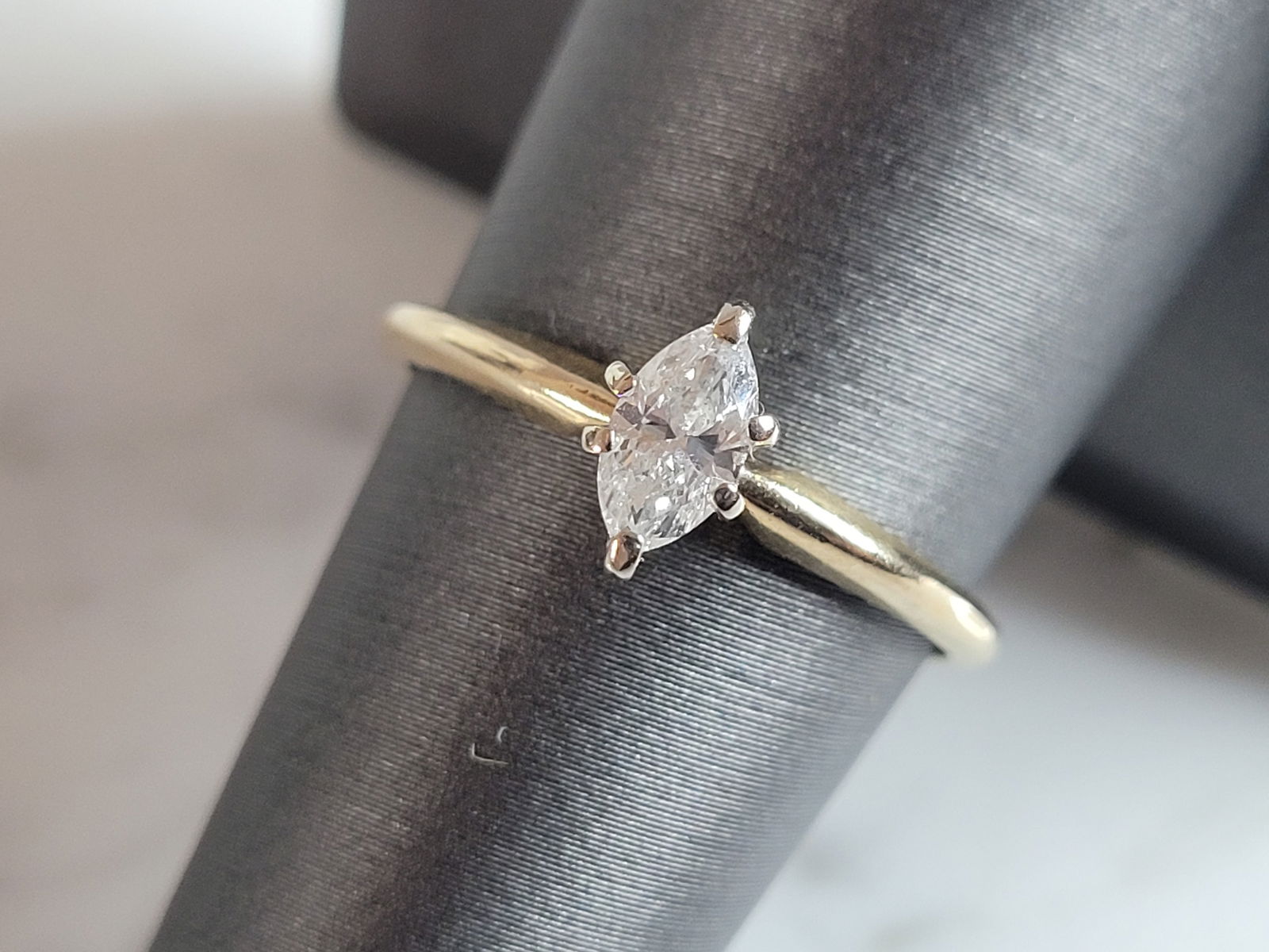 Womens Vintage Estate 14k Yellow Gold Diamond Engagement Ring (1 of 6)