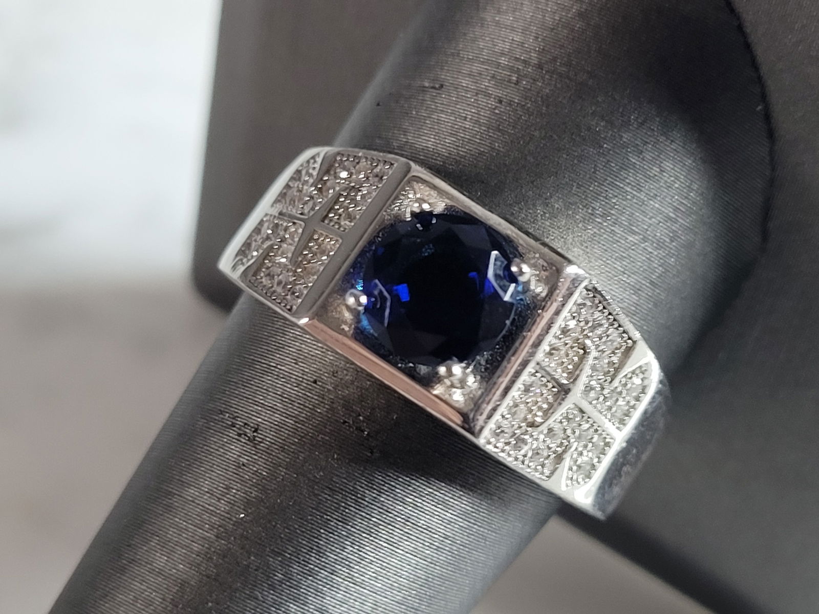 Mens Estate Sterling Silver Modernist Sapphire Ring (1 of 5)