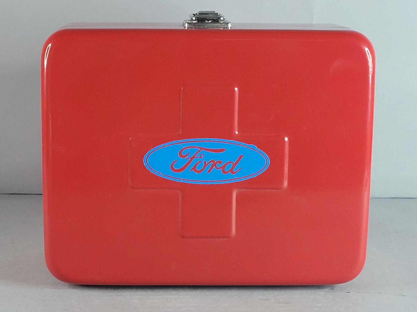 Collectible Ford Advertising Man Cave Garage First Aid Kit: A COLLECTIBLE FORD ADVERTISING FIRST AID KIT BOX. BOX MEASURES 7 1/2" BY 6" BY 3". NO FIRST AID CONTENTS JUST THE BOX. SHIPPING AND HANDLING IS $12 WITHIN THE CONTINENTAL U.S. ALL OTHER STATES AND COU