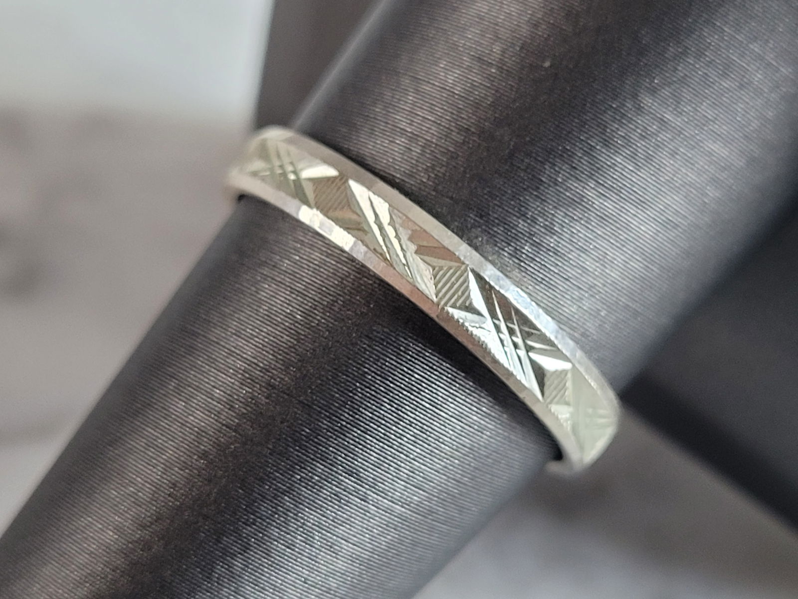 Womens Vintage Estate Sterling Silver Wedding Band Ring (1 of 3)