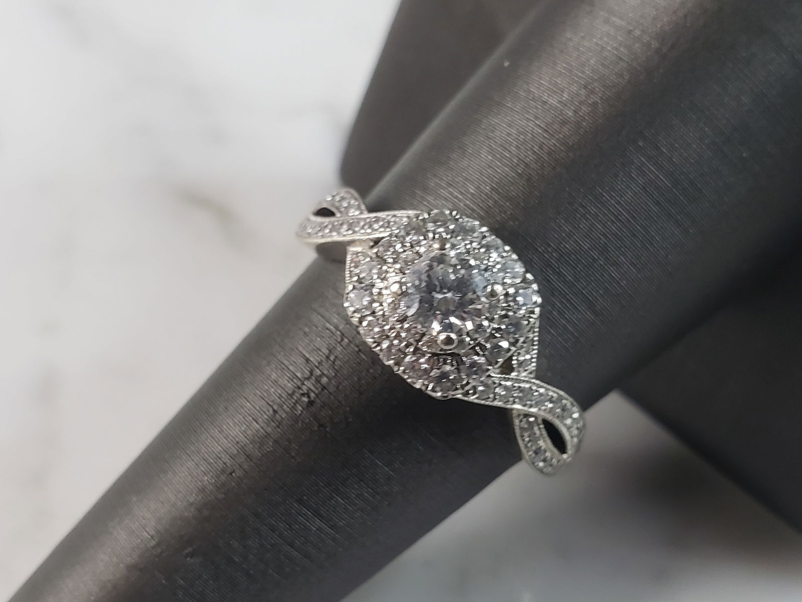 Womens Vintage Estate 14K White Gold Diamond Ring (1 of 5)