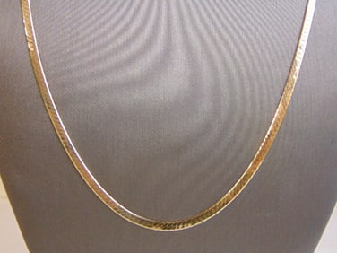 Womens Vintage 14K Yellow Gold Herringbone Necklace