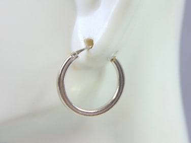 Womens Vintage Estate Sterling Silver Hoop Earrings