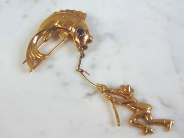Vintage Estate 18K Yellow Gold Fisherman Brooch