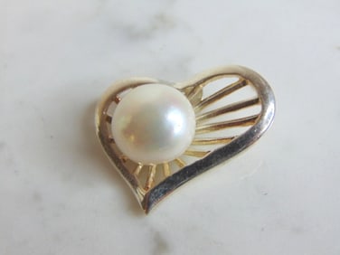 Womens Sterling Silver Heart Pendant w/ Faux Pearl