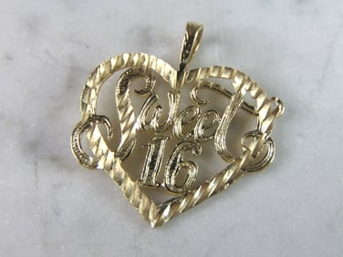 Womens Vintage Estate 14K Yellow Gold Sweet 16 Heart Pendant