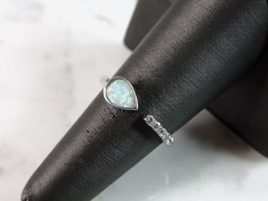 Womens Vintage Estate Sterling Silver Modernist Opal Ring