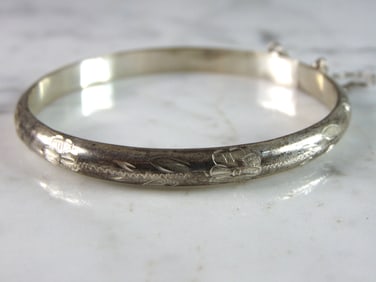 Womens Vintage Estate Sterling Silver Etched Bangle Bracelet