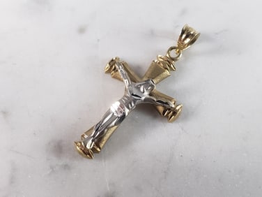 Vintage Estate 14K Yellow Gold Religious Cross Pendant