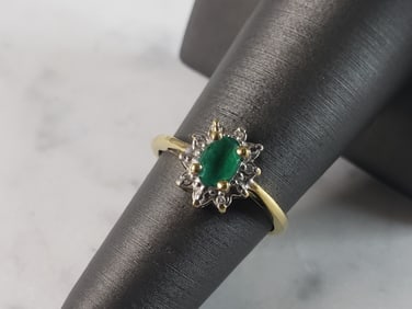Womens Vintage Estate 10K Gold Emerald & Diamond Ring