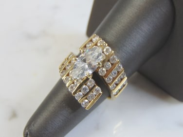 Vintage Estate Womens 14K Yellow Gold Ring w/ CZ Stones