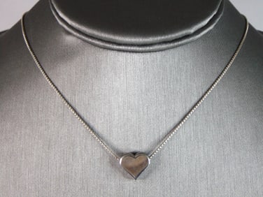 Womens Vintage Estate Sterling Silver Heart Pendant & Necklace