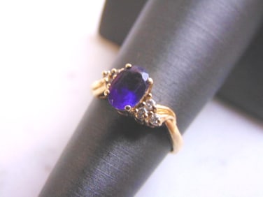Womens Vintage 14K Yellow Gold Amethyst Diamond Ring