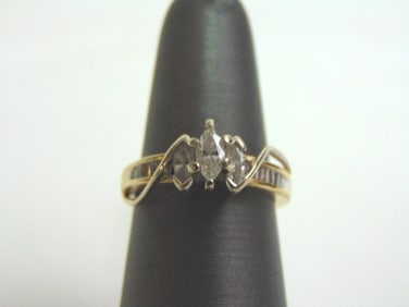 Womens Vintage 14k Yellow Gold Marquise Diamond Ring