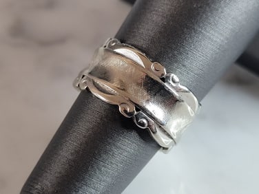 Womens Vintage Estate 14K White Gold Cigar Band Ring