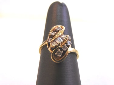 Women's Vintage Estate 14K Yellow Gold Diamond Ring